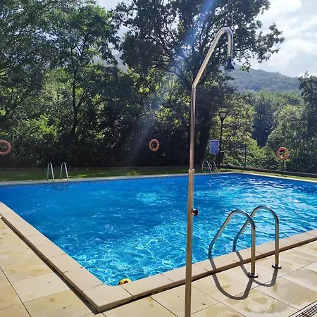 Con Piscina, Garaje Y Terraza De 100m